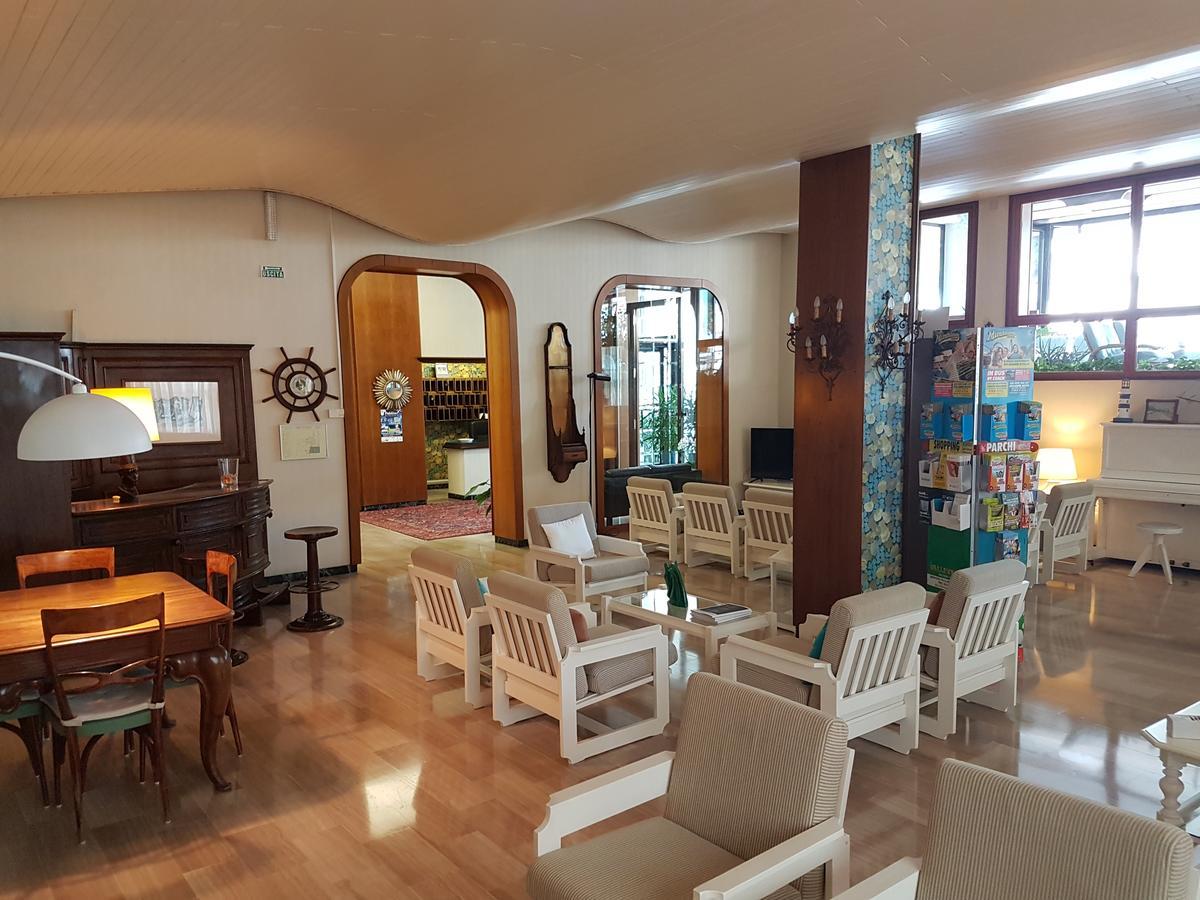 Hotel Residence Adriana 체제나티코 외부 사진