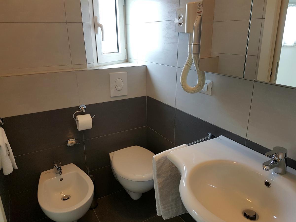 Hotel Residence Adriana 체제나티코 외부 사진
